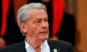 Murió Alain Delon, histórico actor francés y estrella del cine mundial