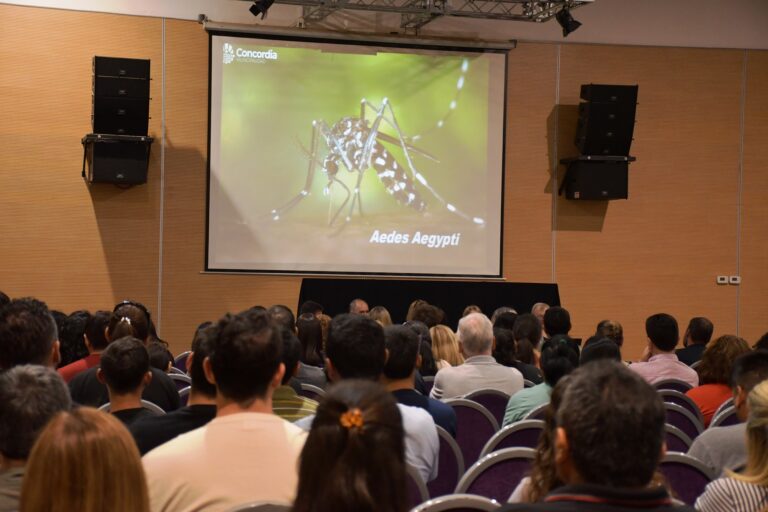 Capacitación abierta al público sobre Dengue