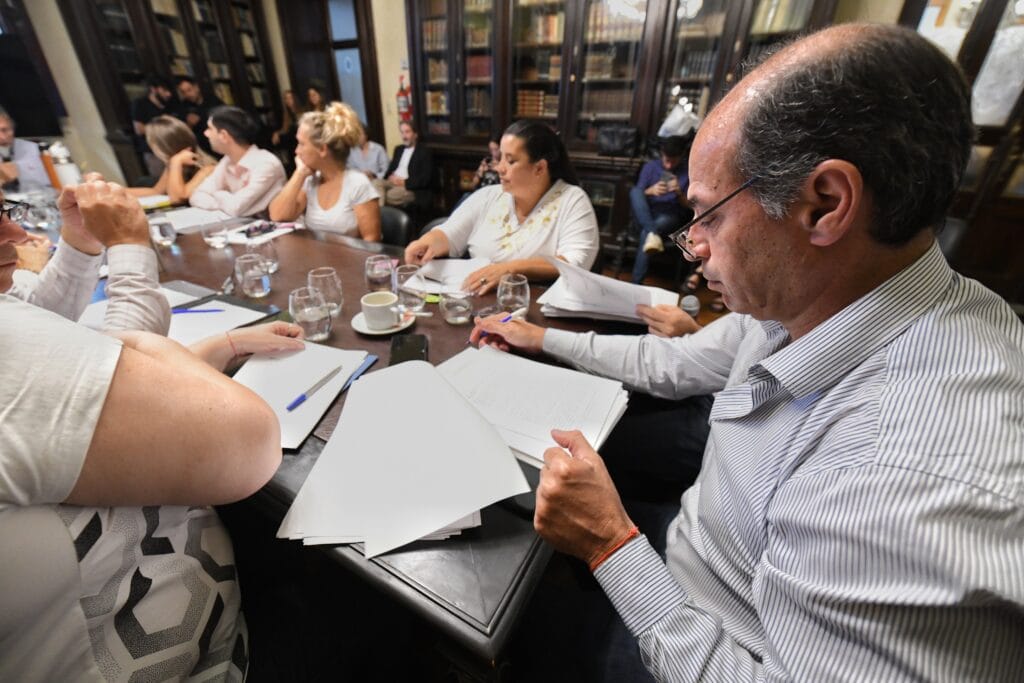El diputado Marcelo López presentó un proyecto para evitar privatización de la represa de Salto Grande