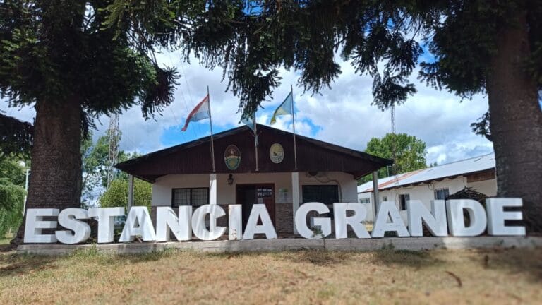 Estancia Grande: el municipio otorgará $85.000 de ayuda escolar a hijos de empleados municipales