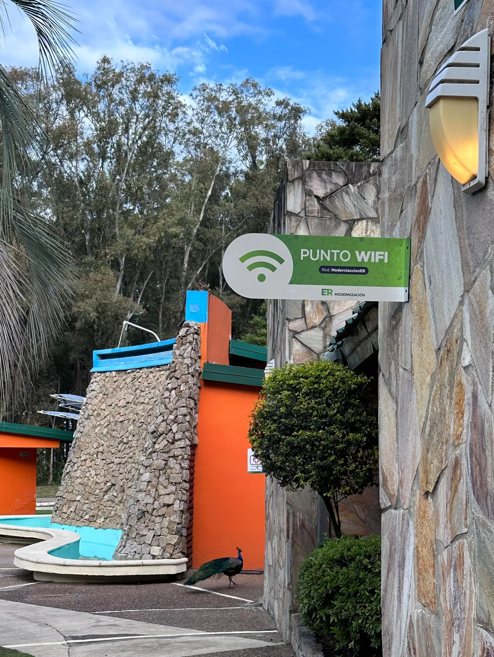 Avanza la conectividad en el Lago de Salto Grande: se instalaron nuevos puntos WiFi en Termas del Ayuí