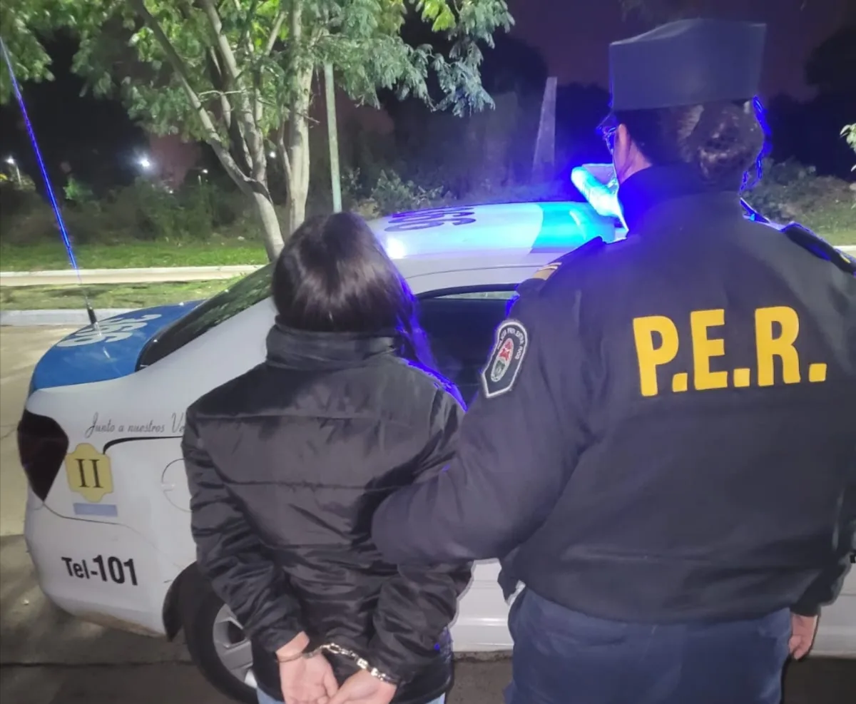 Mujer fue detenida por supuesta comercialización de drogas : se secuestró estupefacientes, dinero y celulares