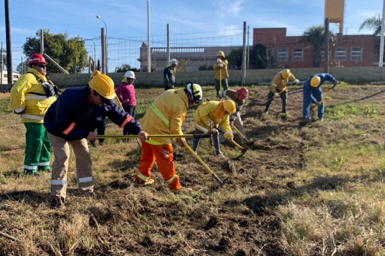 Amplia participación en la jornada de actualización en combate básico del fuego