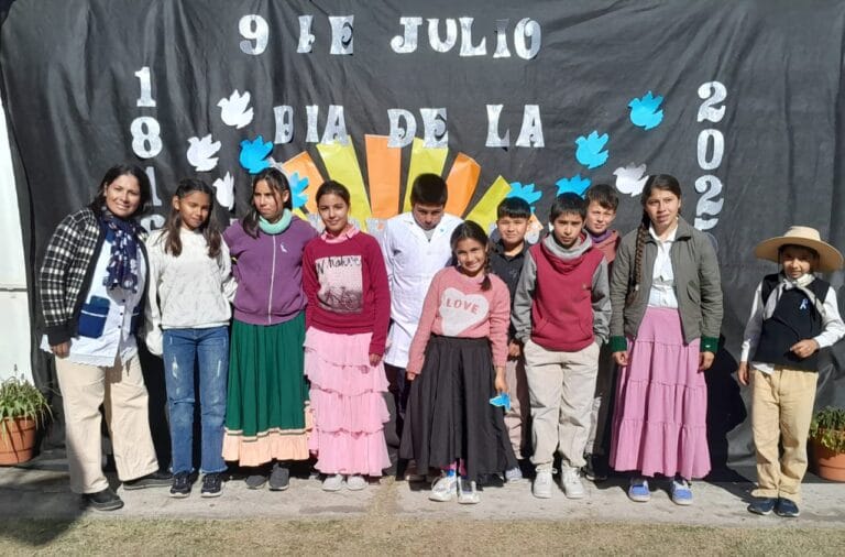 La Escuela Primaria n° 62 «Carlos Villamil» de El Redomón celebró el acto del Dia de la Independencia.
