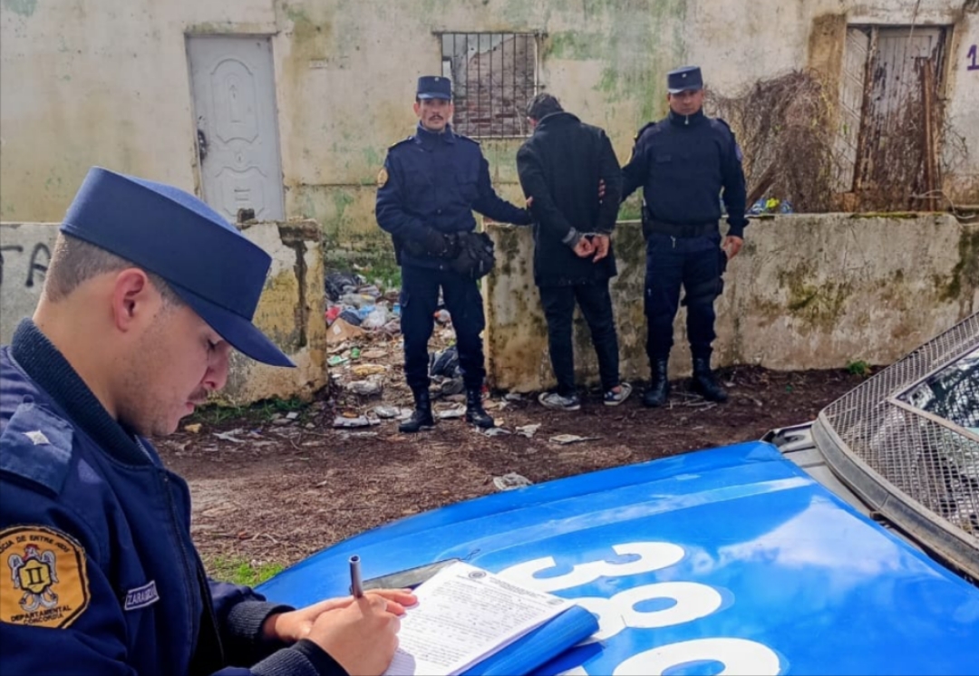 Un hombre fue detenido por exhibiciones obscenas