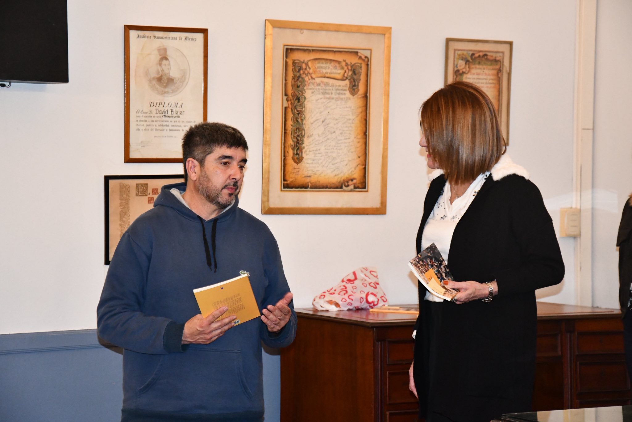 Sara Liponezky de Amavet presentó en Villaguay su libro Mujeres en Marcha