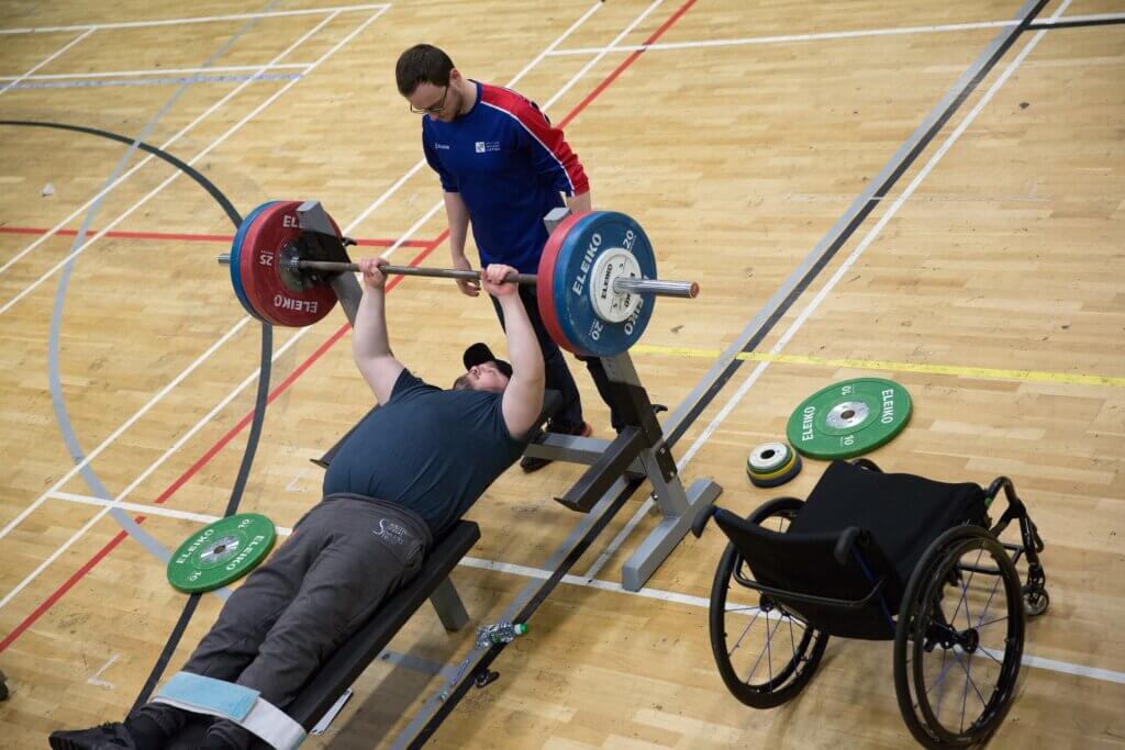 Clínica gratuita de Parapowerlifting