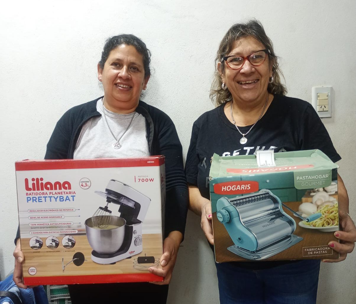 Emprendedores locales fortalecen sus proyectos con microcréditos de garantía solidaria