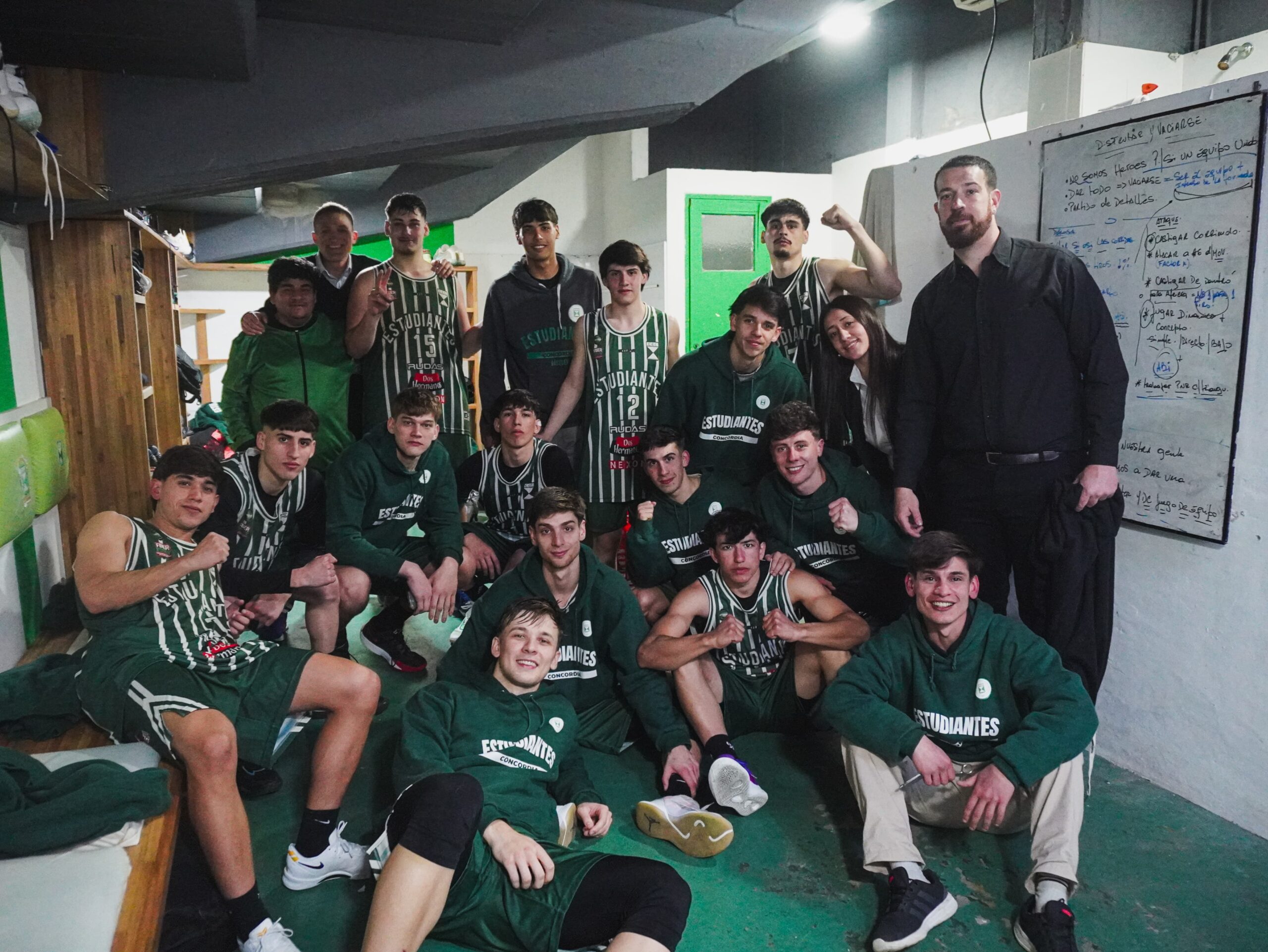 Básquet: Estudiantes ganó y Capuchinos cayó.