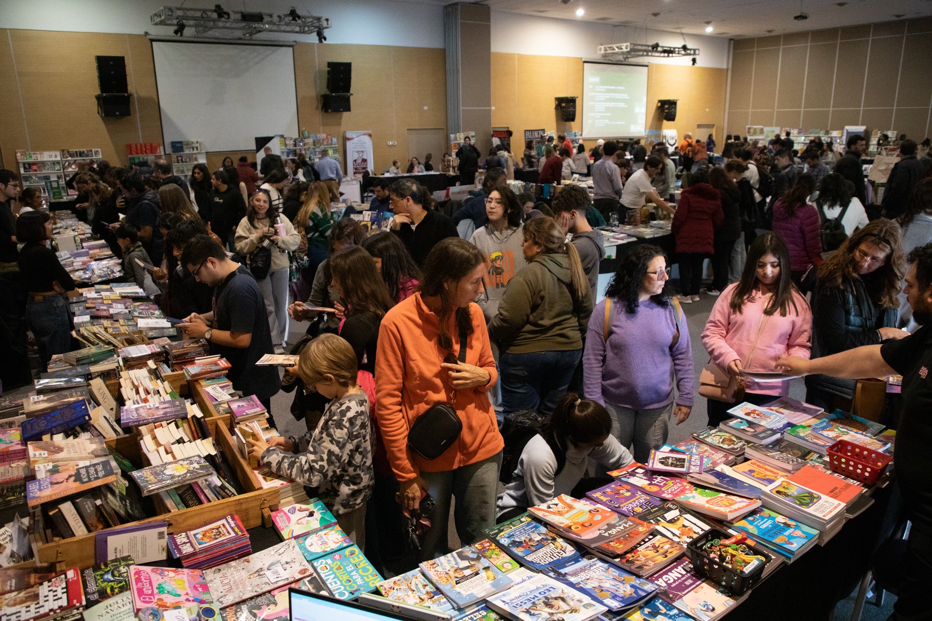 Más de 20.000 personas disfrutaron la primera Feria Provincial del Libro