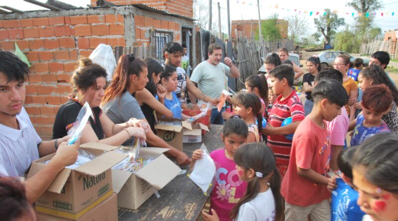 Gran festejo del Día del Niño en el barrio Llamarada