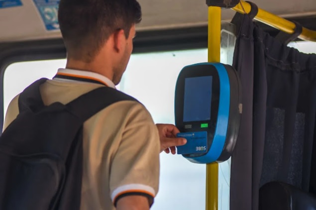 Desfiles de Carrozas con servicio especial de transporte urbano para estudiantes