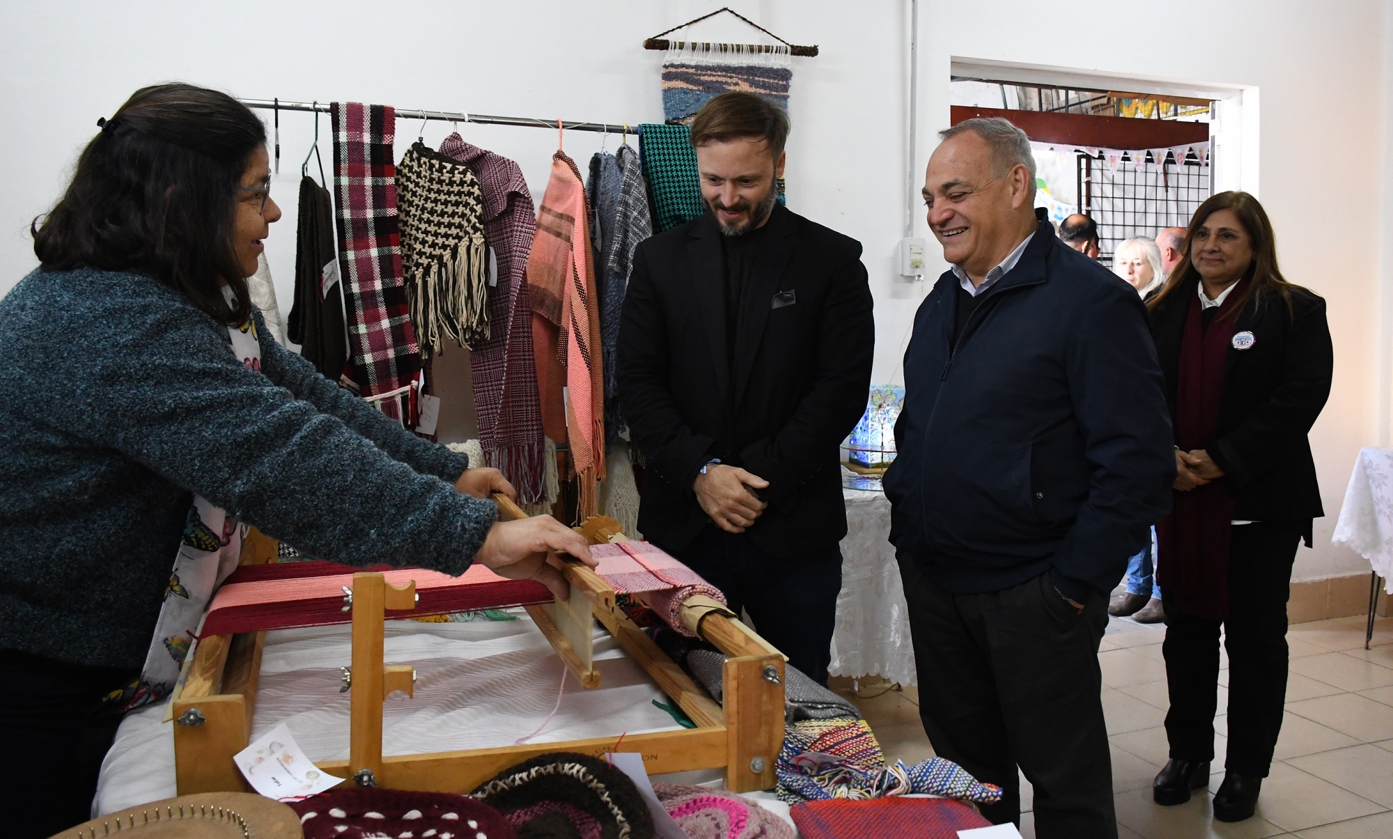 Azcué recorrió La Exposición de la Escuela Técnica N°2
