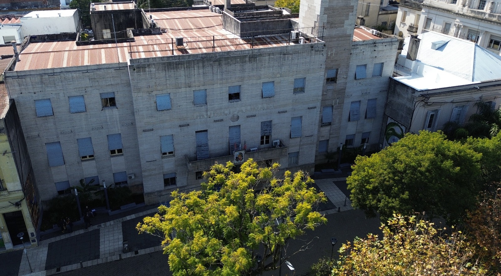 Azcué dispuso sumario administrativo y suspensión sin goce de haberes a 4 empleados condenados por Peculado