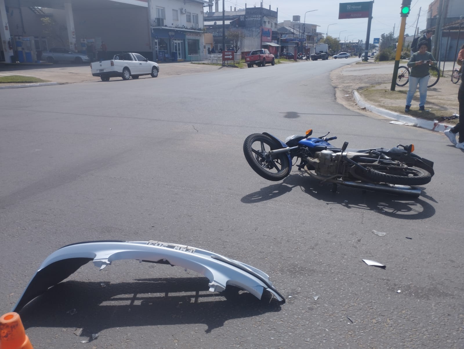 Conductor de una moto sufrió heridas de consideración al protagonizar un accidente