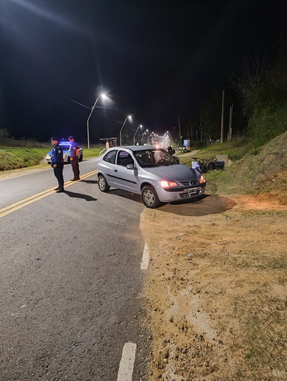 Grave accidente sufrió motociclista cuando fue chocado por un auto de frente