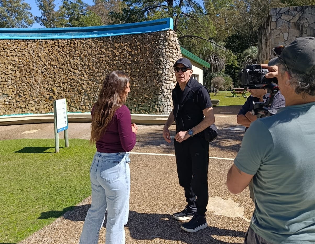 El actor Mauricio Dayub recorrió y disfrutó del Lago de Salto Grande