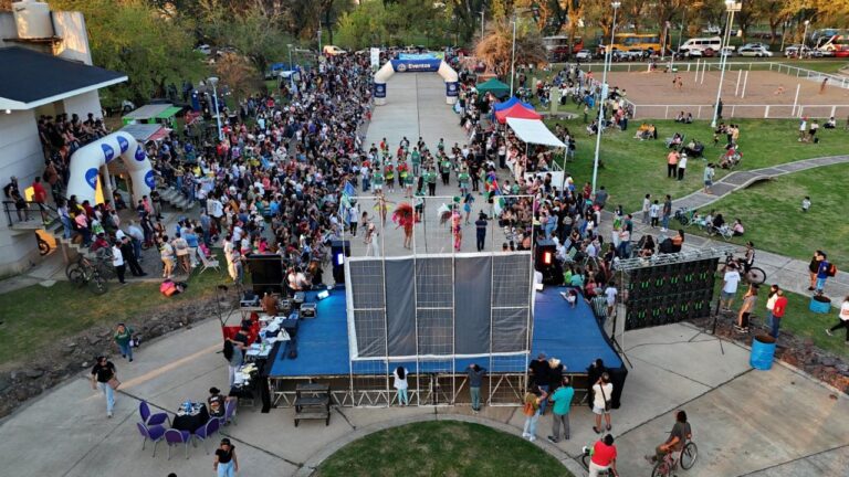 Una multitud disfrutó en Costanera el 15to Encuentro Internacional de Pasistas y Baterías