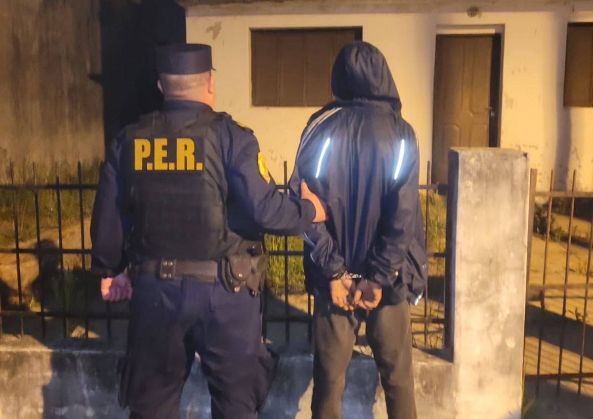 Andaba por los techos con intensión de robar y fue detenido