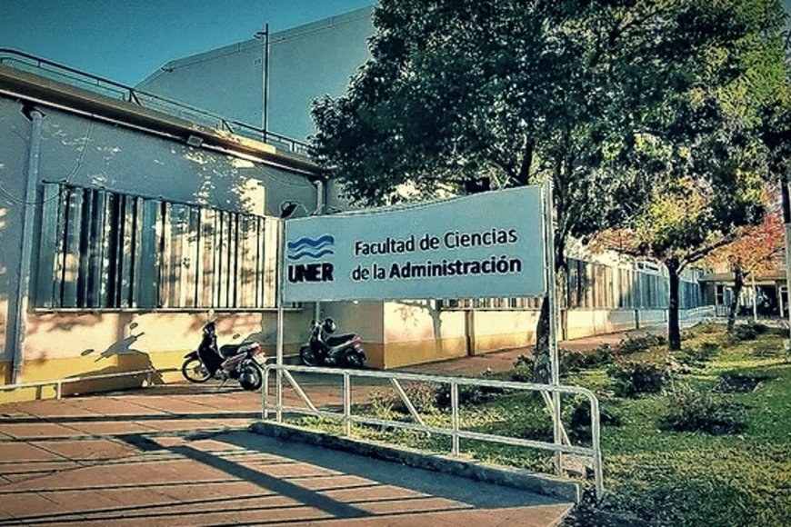 Facultad de Ciencias de Educación «Entre atajos y aprendizajes: Dilemas éticos y desafíos educativos en la era de la IA»