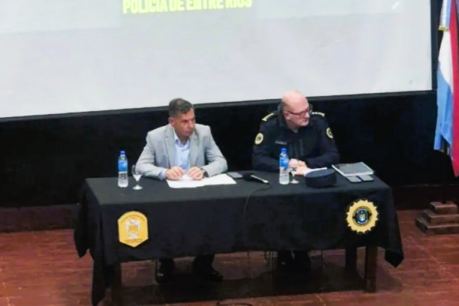 Autoridades de la Policía de Entre Ríos participaron en una jornada de trabajo en San Salvador