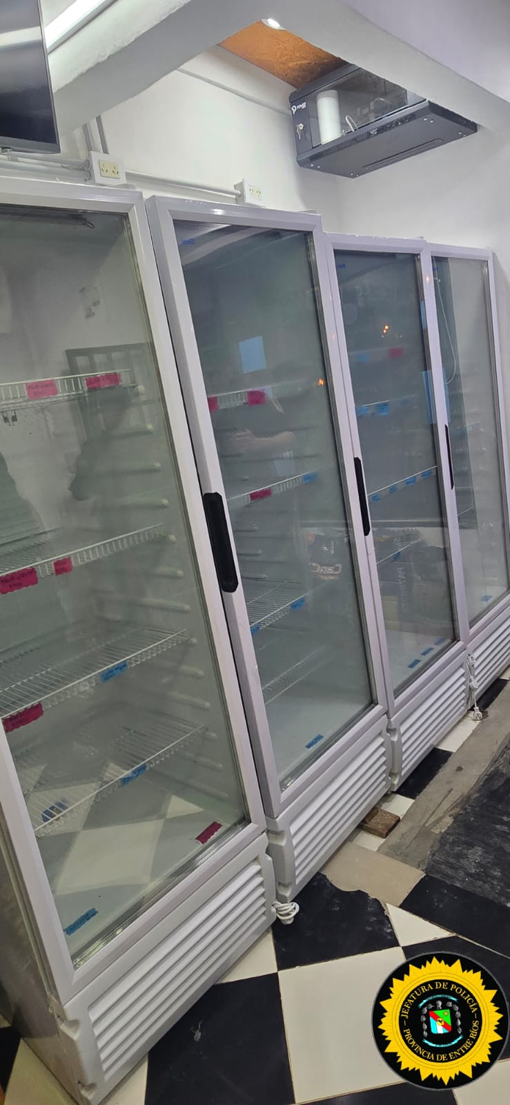 Allanamientos por estafa: secuestro de 4 heladeras y gran cantidad de cartuchería. Se investiga el acopio y venta ilegal