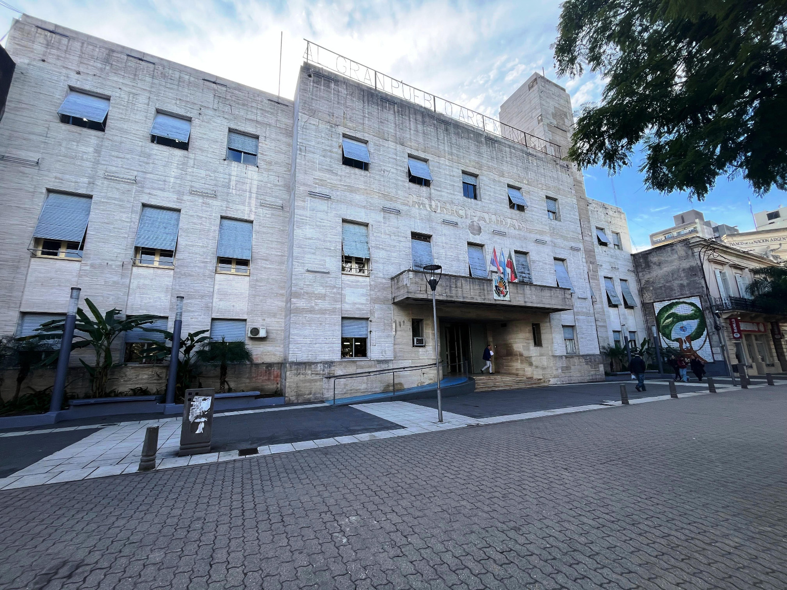 La Municipalidad desplazó a una funcionaria tras cierre de local gastronómico