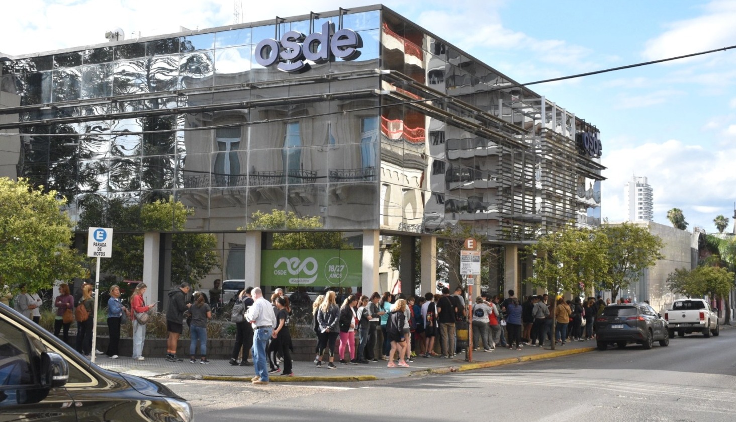 A días del Cruce: Se entregaron los kits para los locales