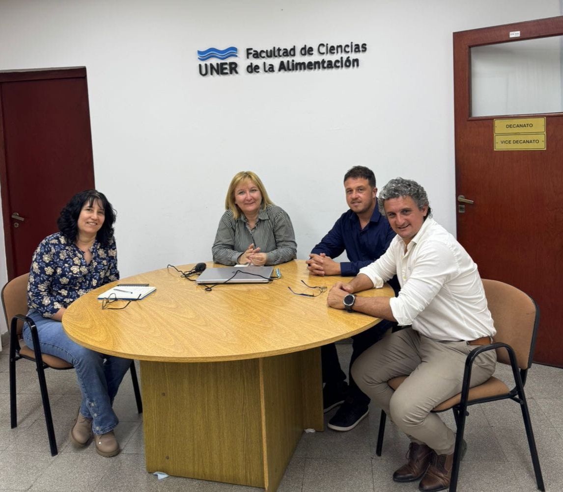 Intendente de Federación firmó convenio con la UNER para el dictado de una Diplomatura en Industria Maderera