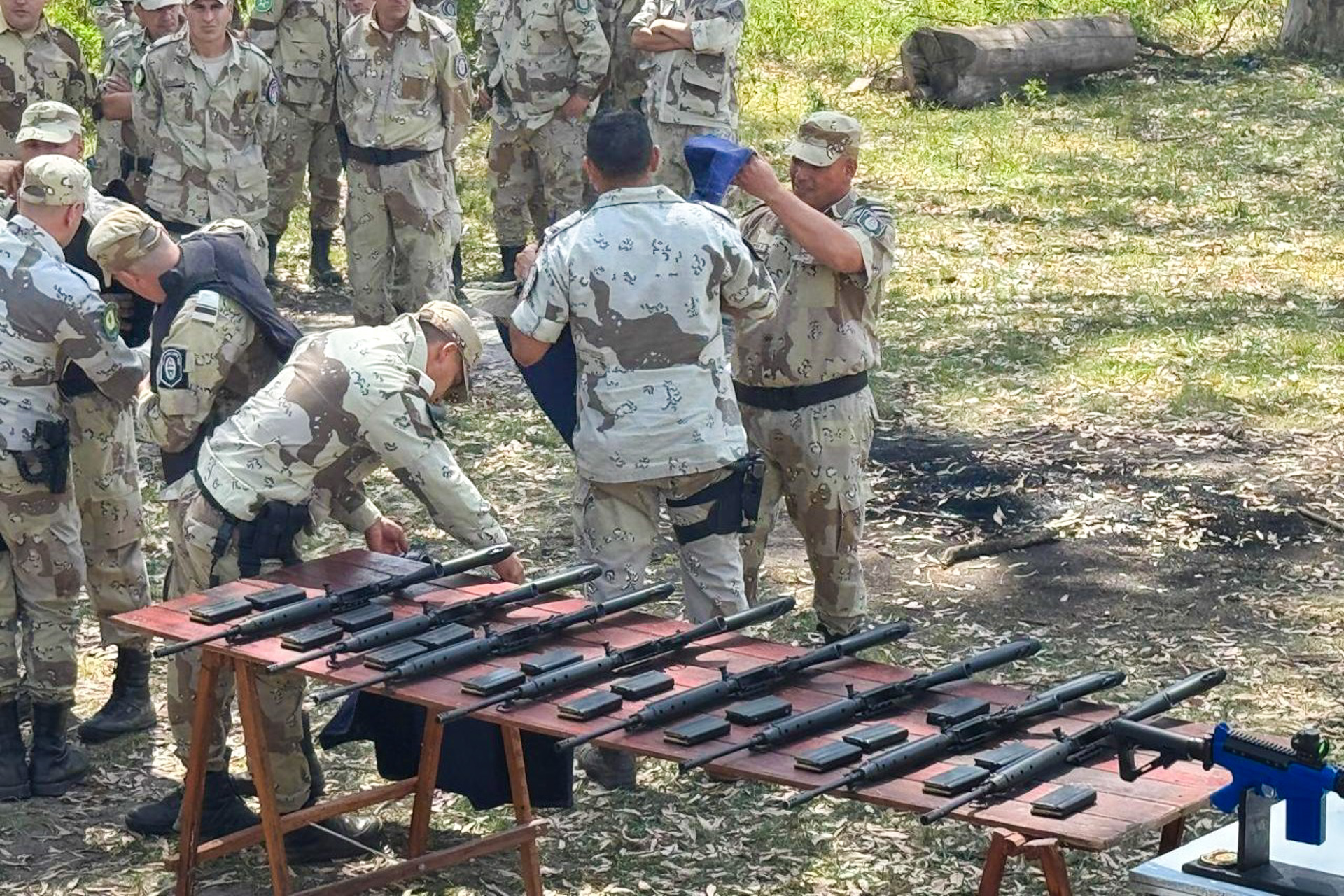 Refuerzan la capacidad operativa de la Policía con fusiles FAL ante ataques sufridos