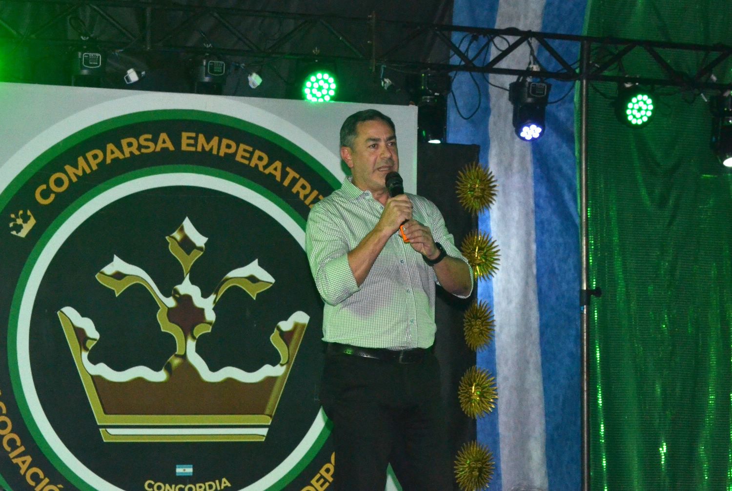 La Comparsa Emperatriz celebra 20 años de vida