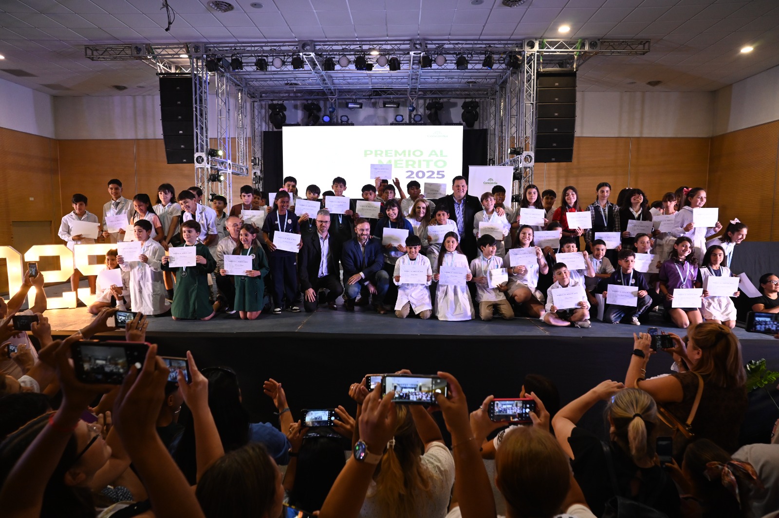 Premió al Mérito: «Todo se consigue con esfuerzo, todo se consigue con sacrificio», dijo Azcué