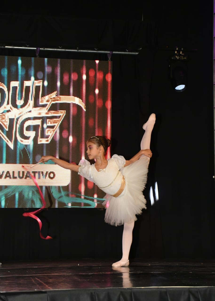 Delfina Escudero, la pequeña bailarina concordiense finalista en los Martín Fierro Nacional de la Danza 2025