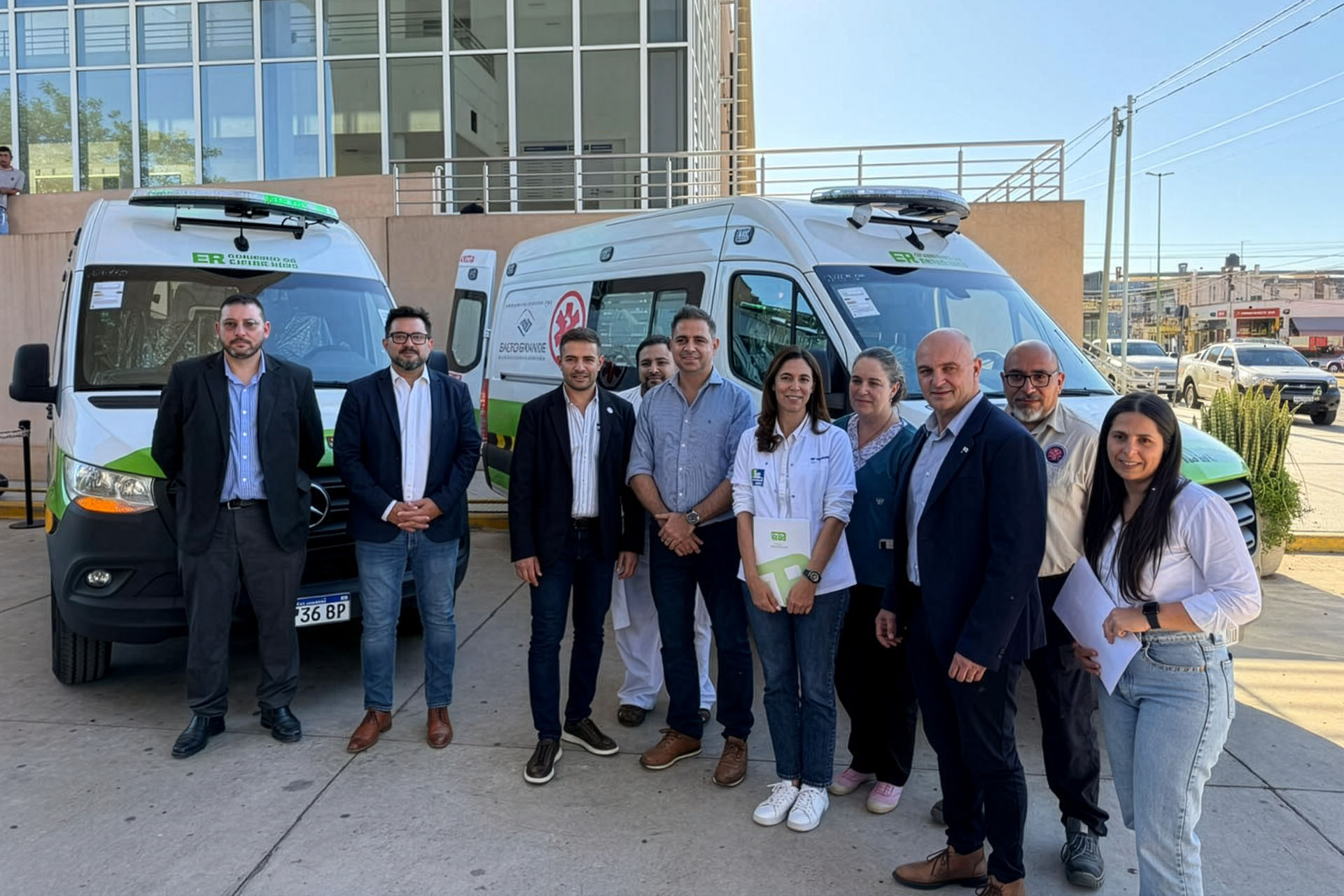Cinco nuevas ambulancias fueron entregadas a hospitales entrerrianos