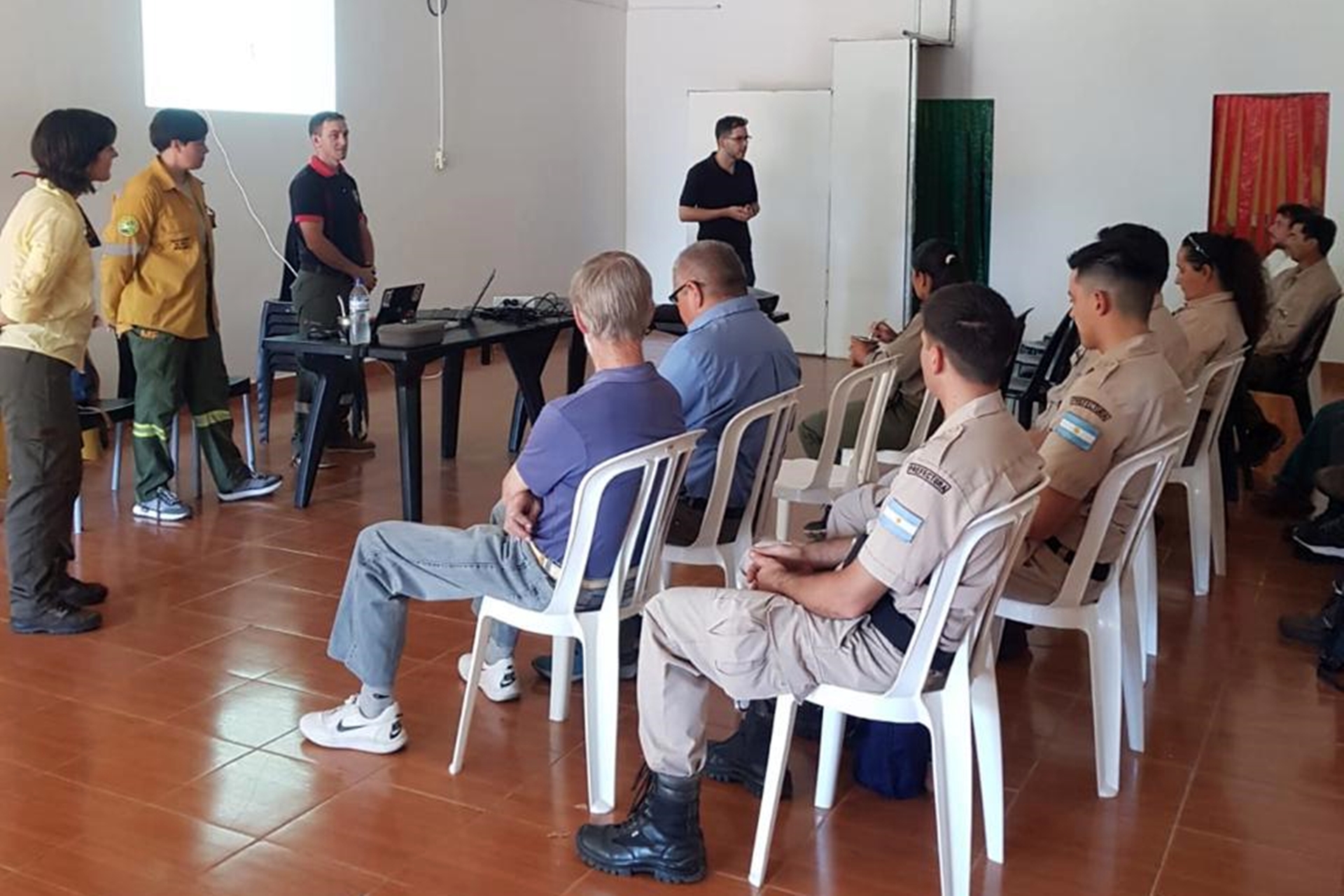 Agentes de la costa del Uruguay fueron capacitados en prevención de incendios forestales