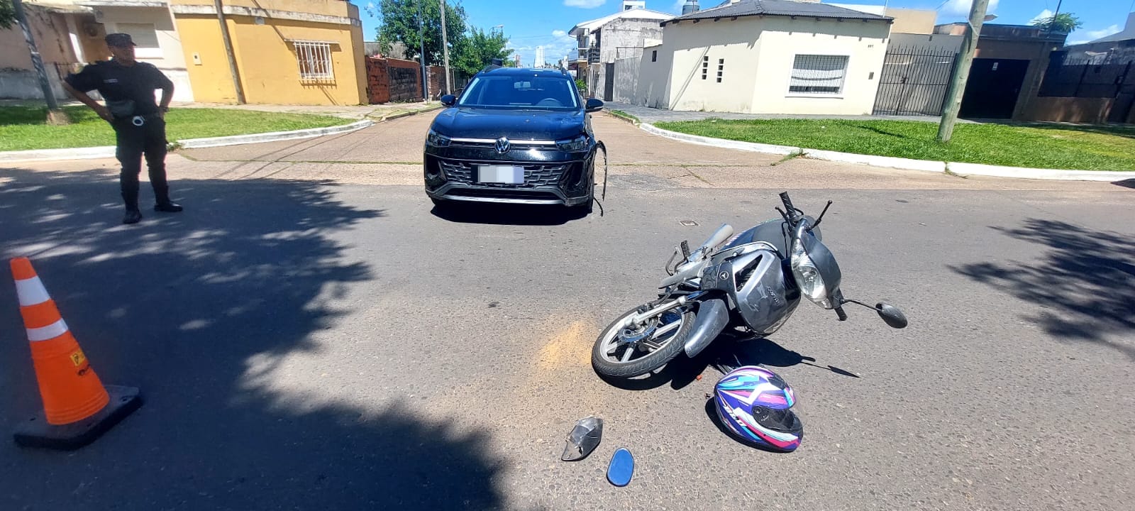 Choque entre auto y moto dejó un motociclista hospitalizado en Concordia