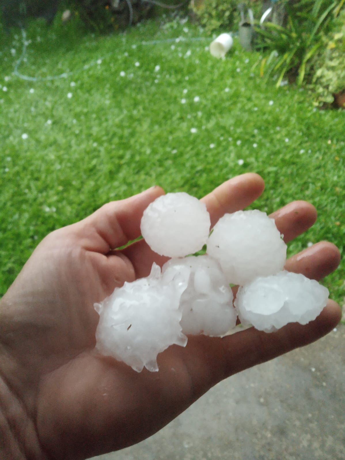 Fuerte caída de granizo afectó a La Criolla y Colonia Ayuí