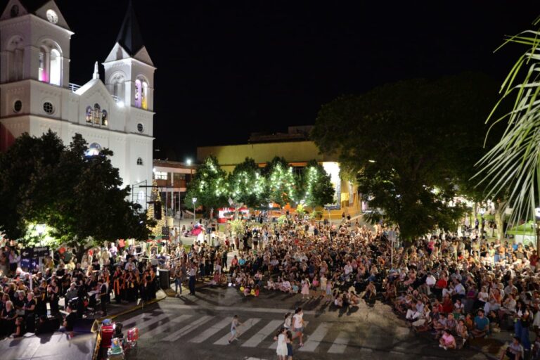 «Un Canto para la ciudad», una noche histórica frente a la Catedral San Antonio de Padua