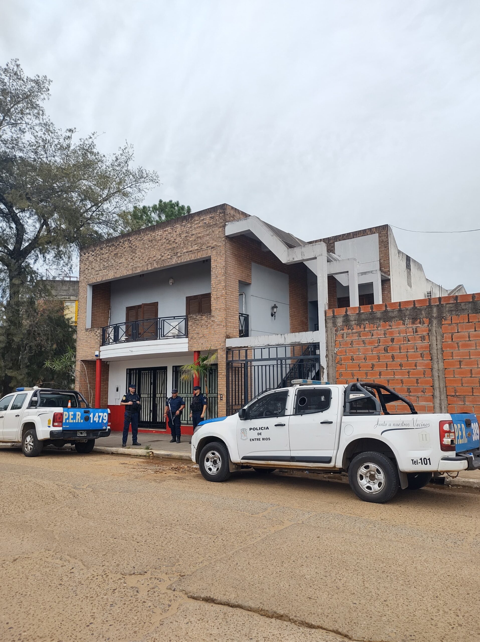 Más allanamientos por amenazas y presuntos créditos ilegales: secuestran $25 millones y 2.000 dólares