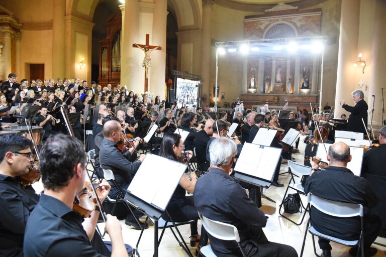 La Orquesta Sinfónica se presentó en Concepción del Uruguay ante más de mil personas