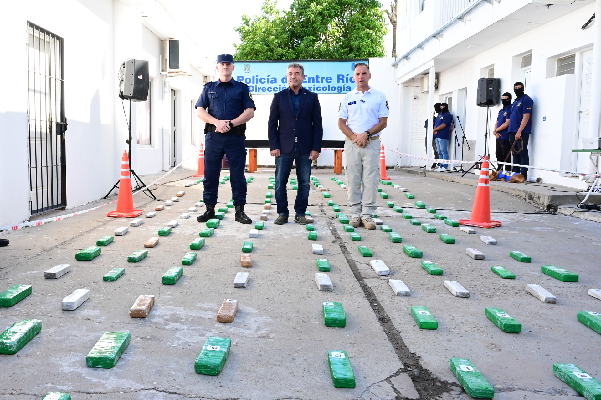 La Policía secuestró más de 243 millones y casi 150 kilos de drogas en operativos provinciales