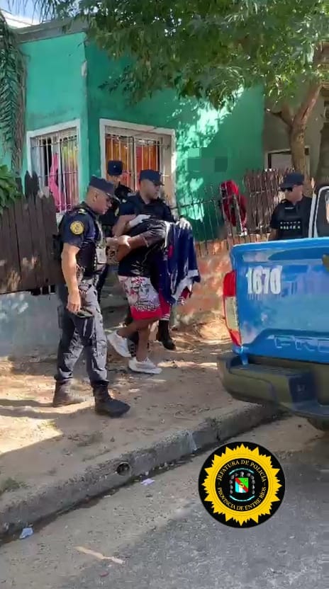 Allanamientos positivos en barrio Los Pájaros: secuestran un arma de fuego y detienen a dos hombres con pedido de captura