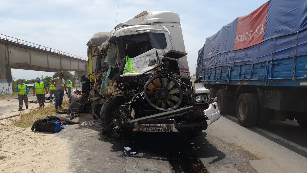 Urgente: Accidente entre dos camiones en la Ruta Nacional 12