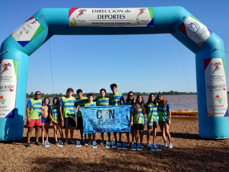 Nadadores del Centro Integral de Natación brillan en aguas abiertas
