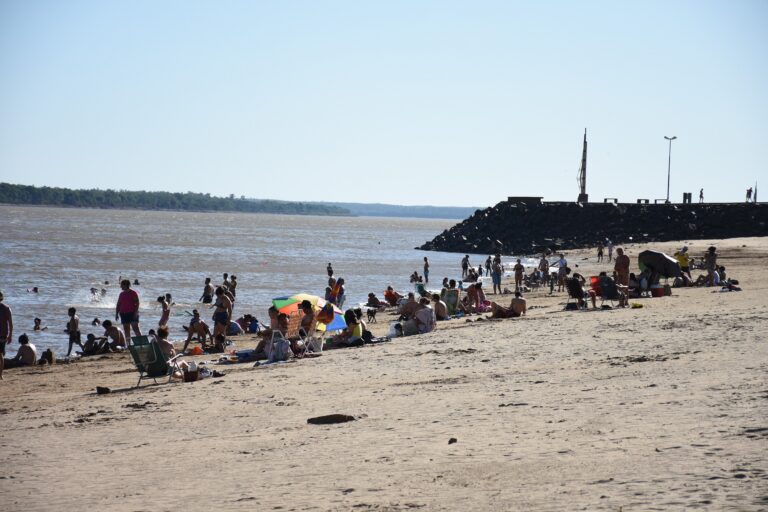Playa Los Sauces vuelve a estar habilitada para uso recreativo