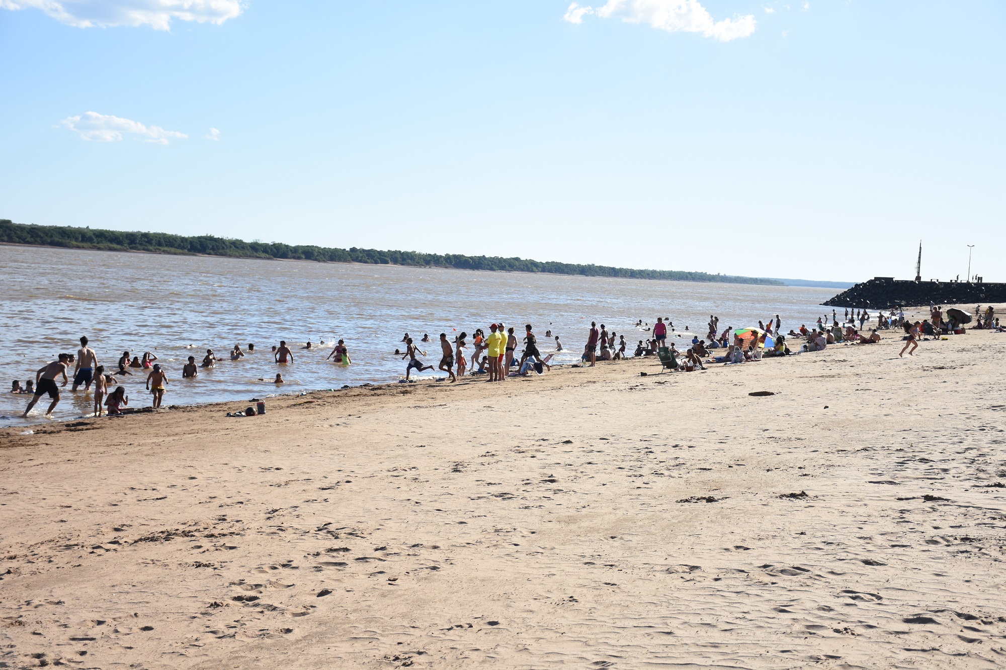 Detectan contaminación bacteriana y suspenden preventivamente el uso del río en Playa Los Sauces