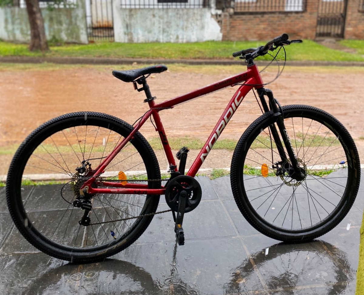 Le robaron la bicicleta a un obrero en la zona del Arenal