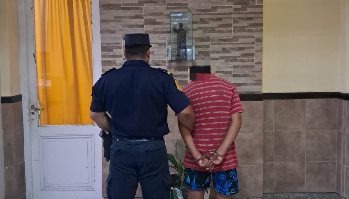 Intentó incendiar su vivienda tras una discusión y fue detenido con marihuana