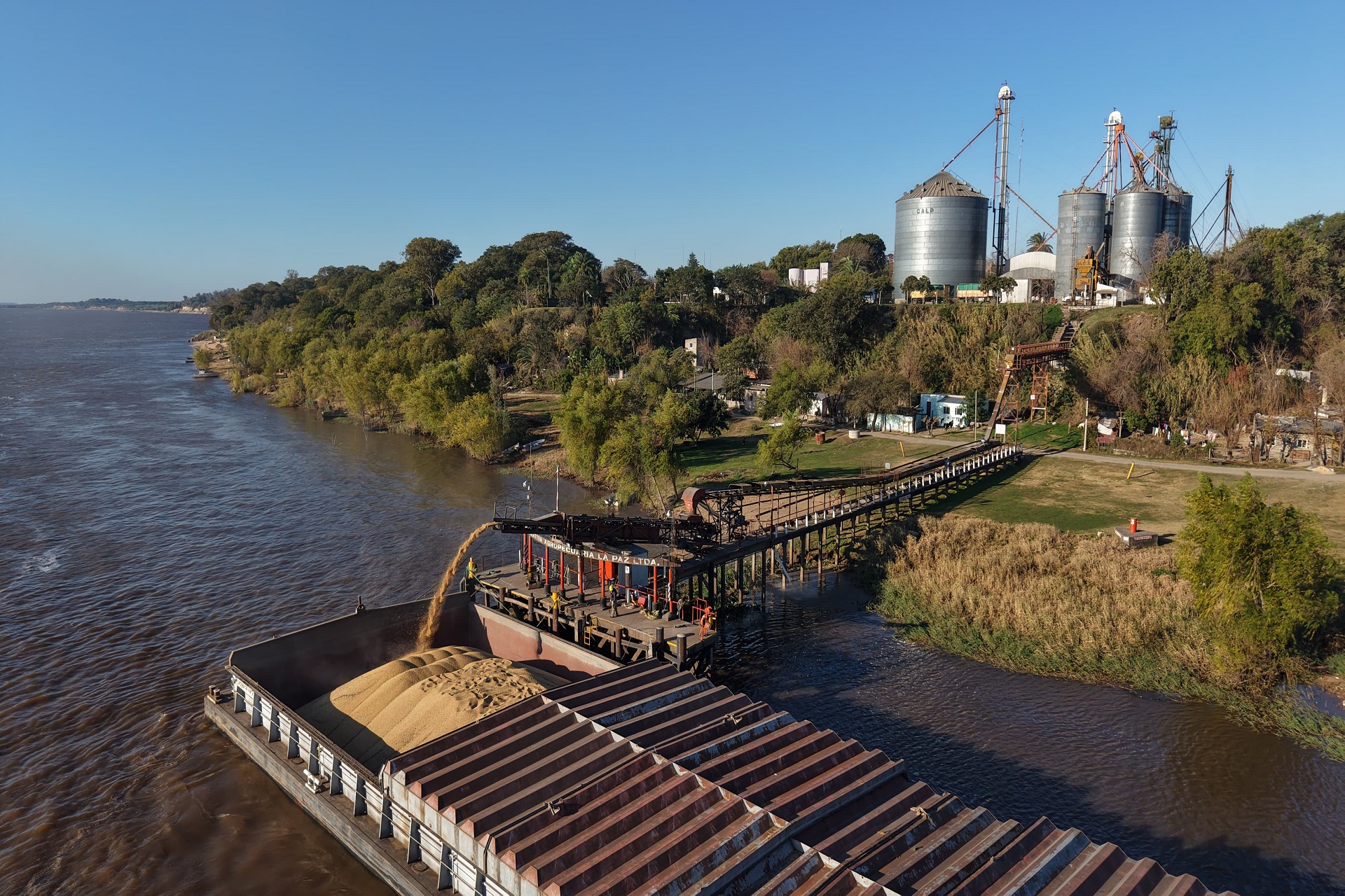 Las estaciones portuarias de La Paz, Santa Elena y Puerto Márquez funcionan a pleno por récord de cosecha