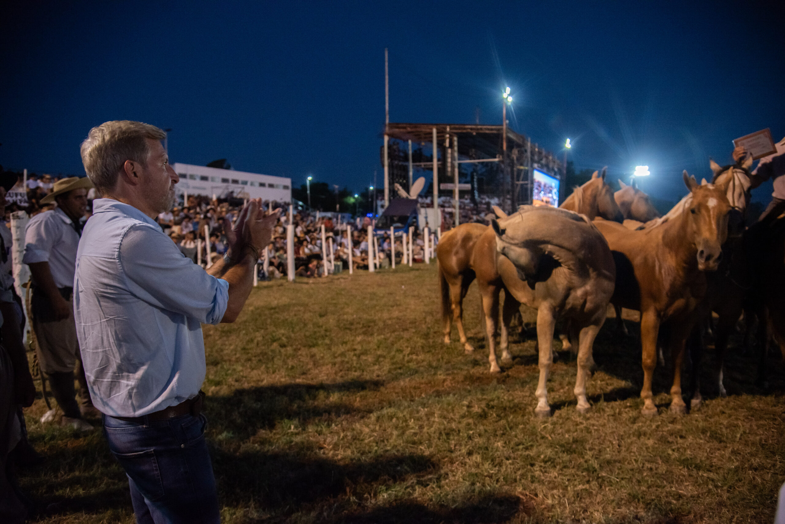 Frigerio acompañó el Festival Nacional de Jineteada y Folclore de Diamante